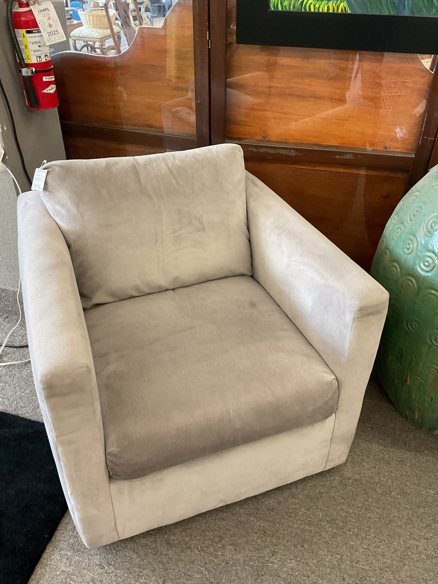 Klaussner Grey Velvet Armchair 31x35x35