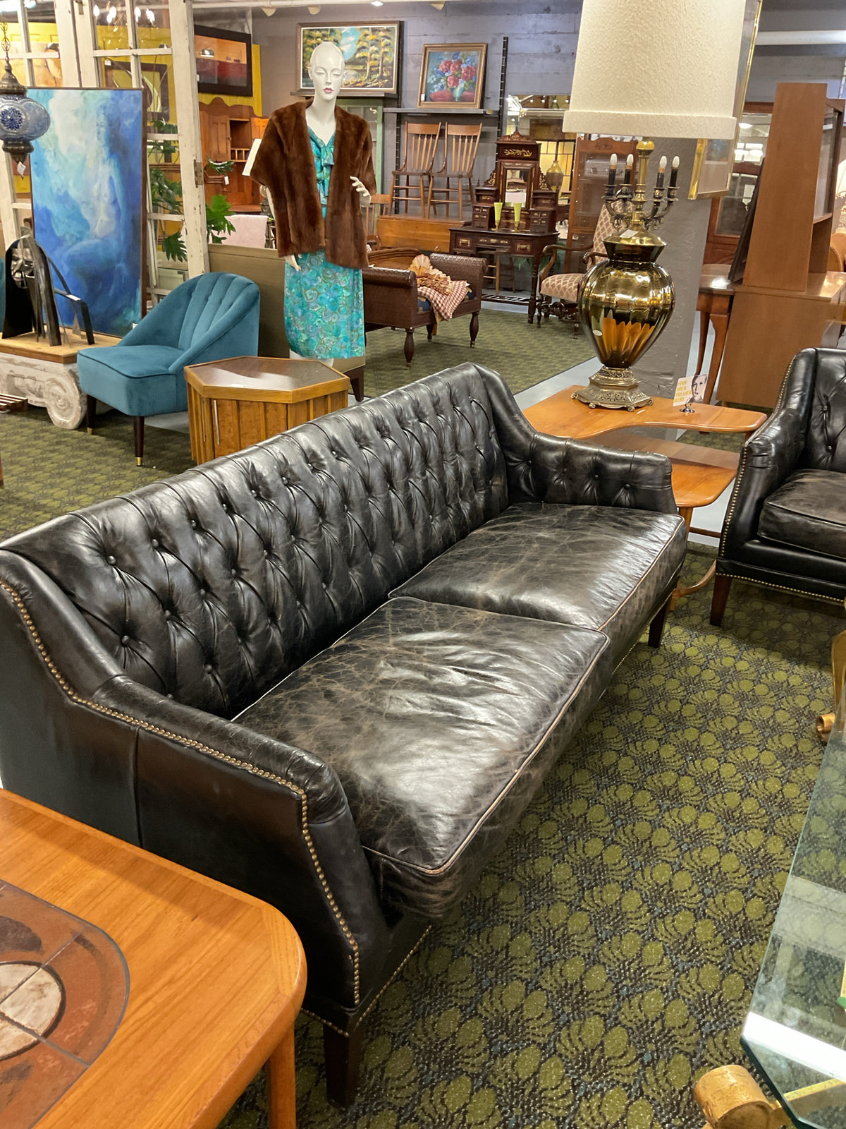 Black Leather Chesterfield Sofa 72"L,31"D,31"H