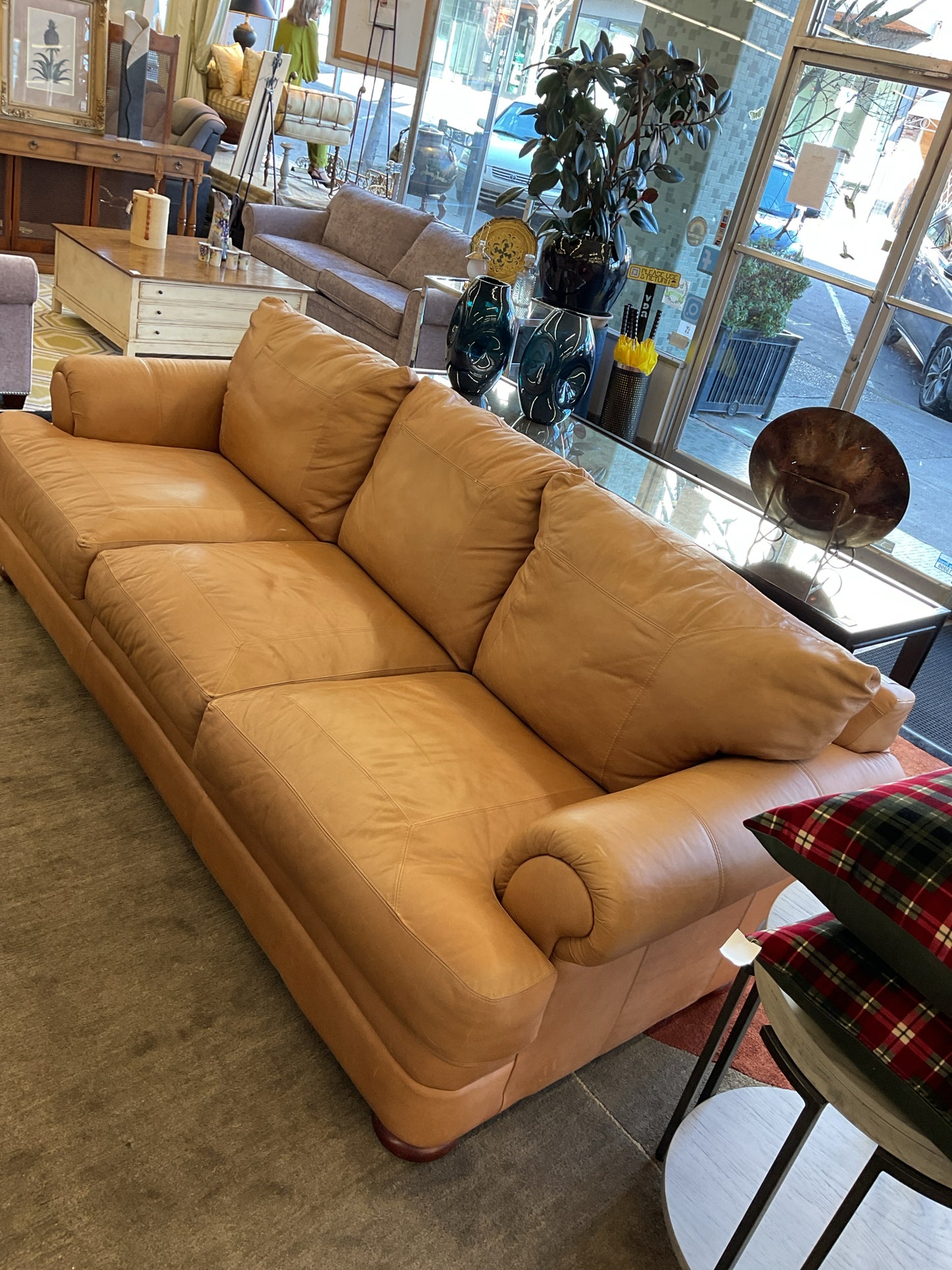 Klaussner3-Seater Leather Sofa 100"L,44"D,32"H