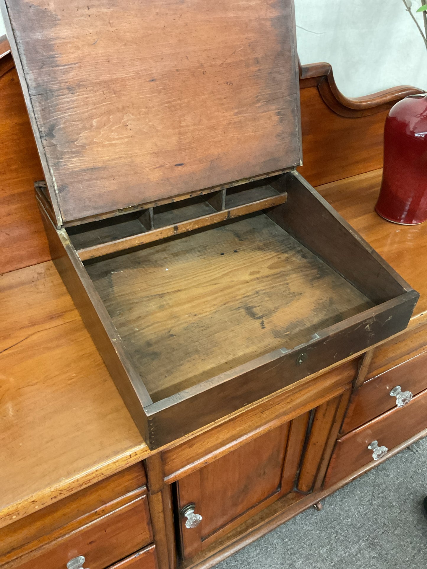 Primitive Table-top Desk