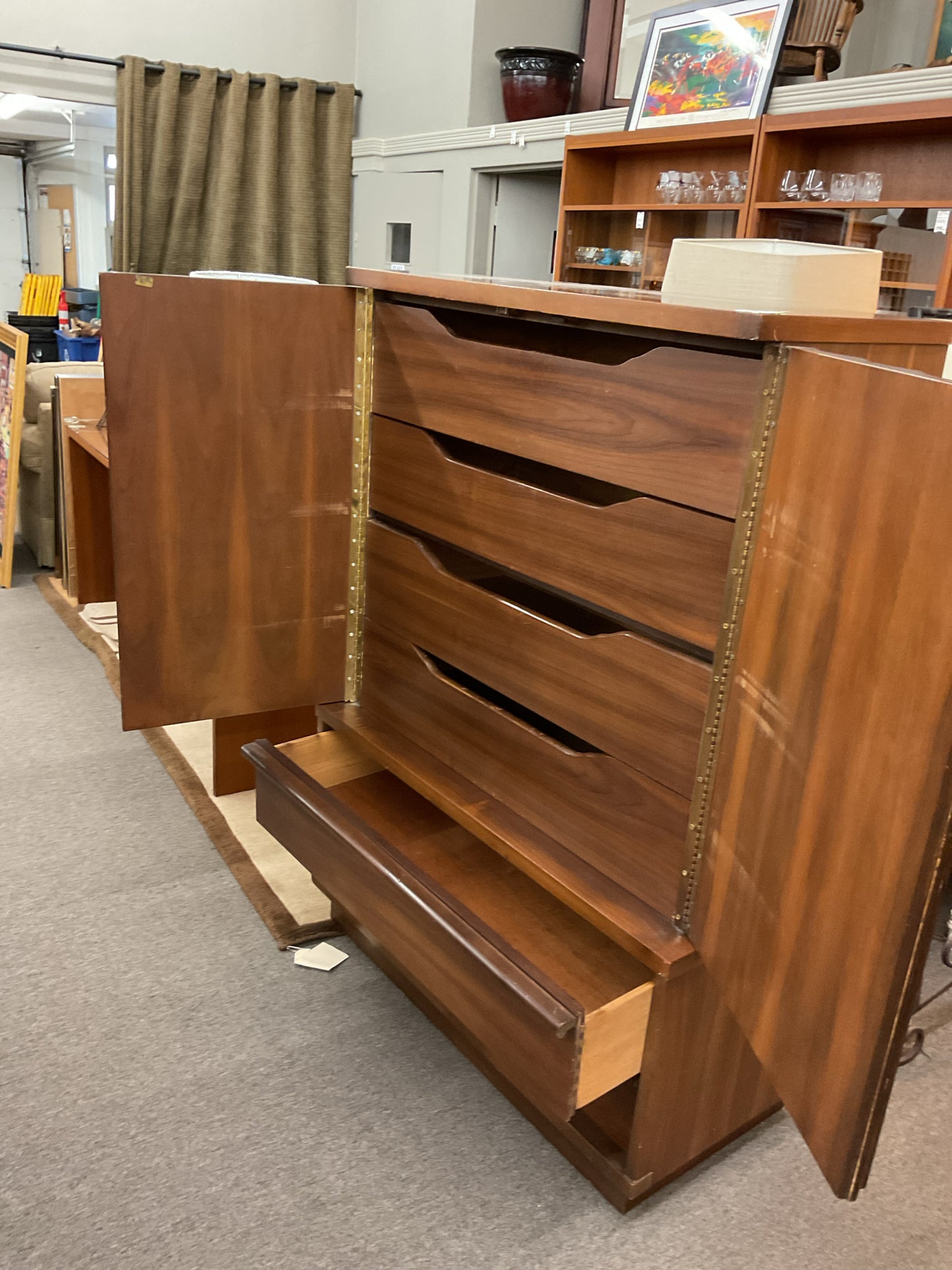 Dresser