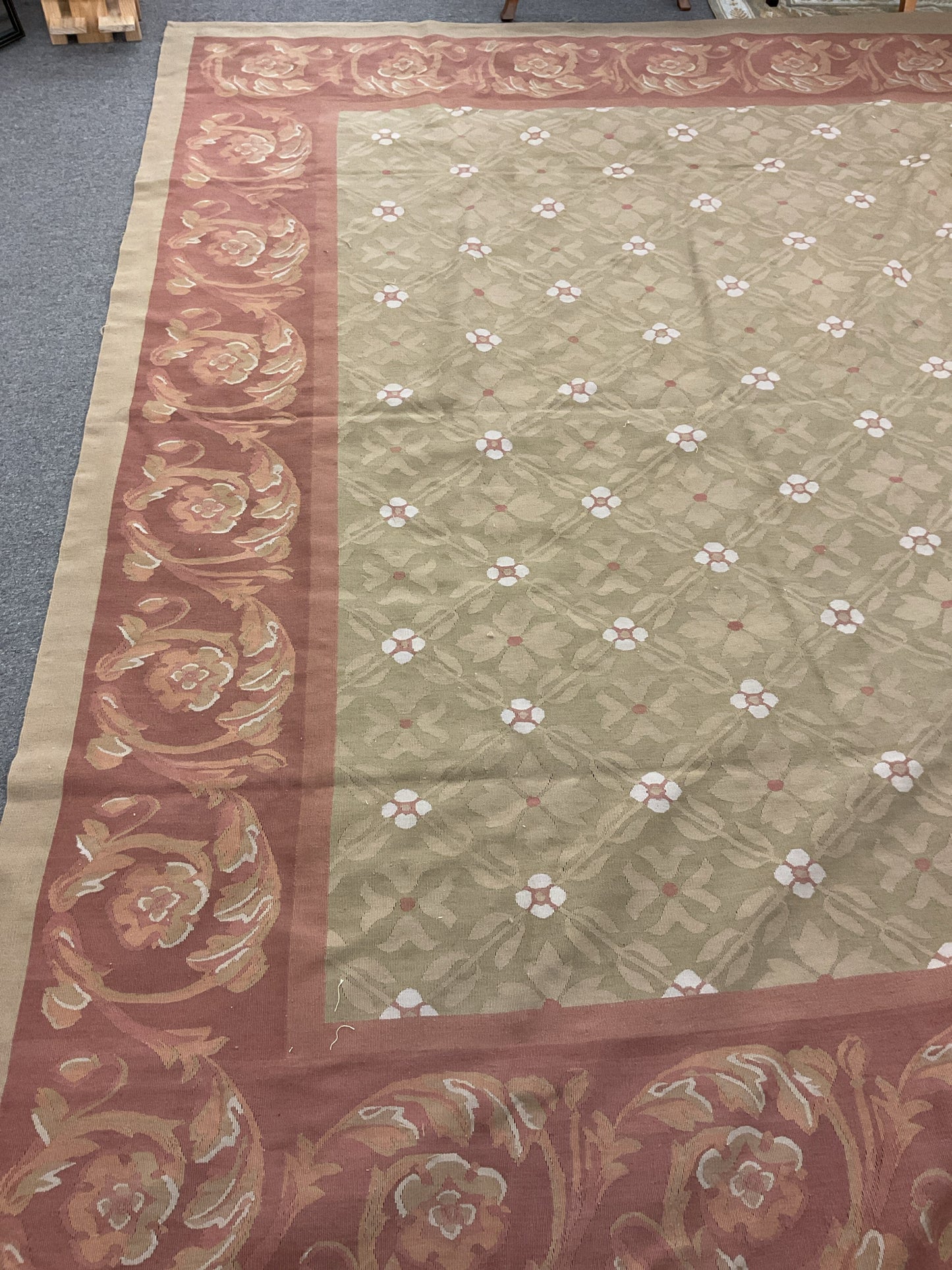 Vintage Neelepoint Rup Green/Cream w/Border 10'x14'