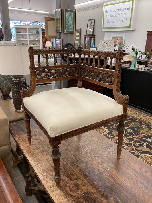 Italian Carved Walnut 1880's Cornner Chair