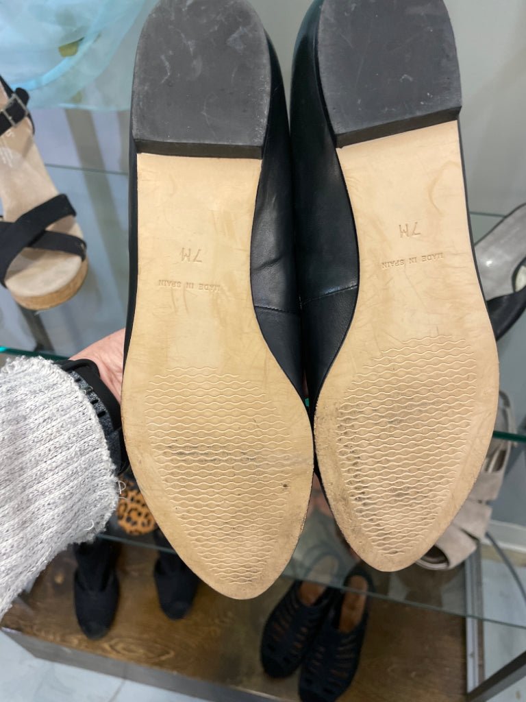 Black Talbots Flats - Divine Consign Furniture