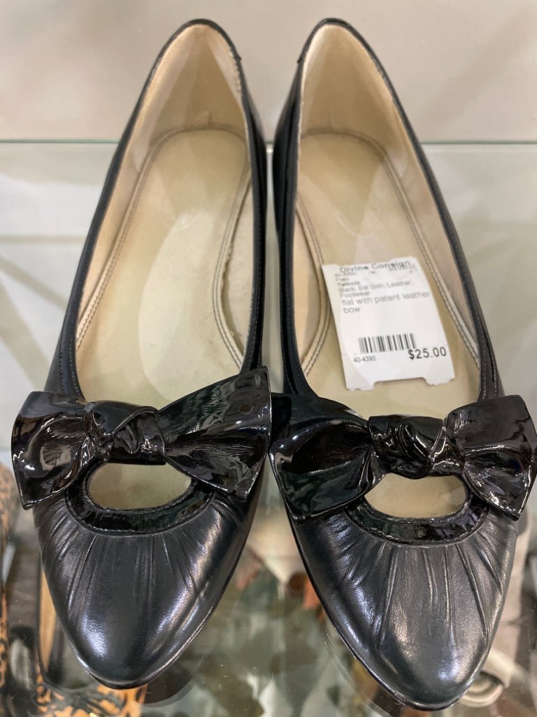 Black Talbots Flats - Divine Consign Furniture
