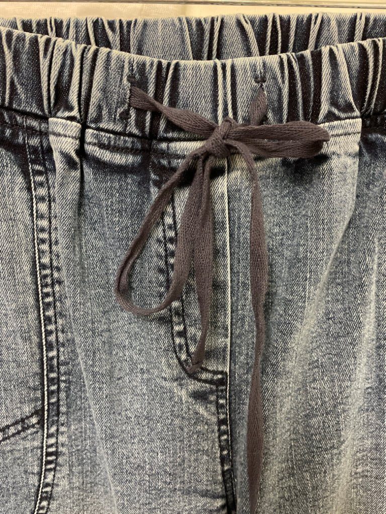 ORIENTIQUE Jeans - Divine Consign Furniture