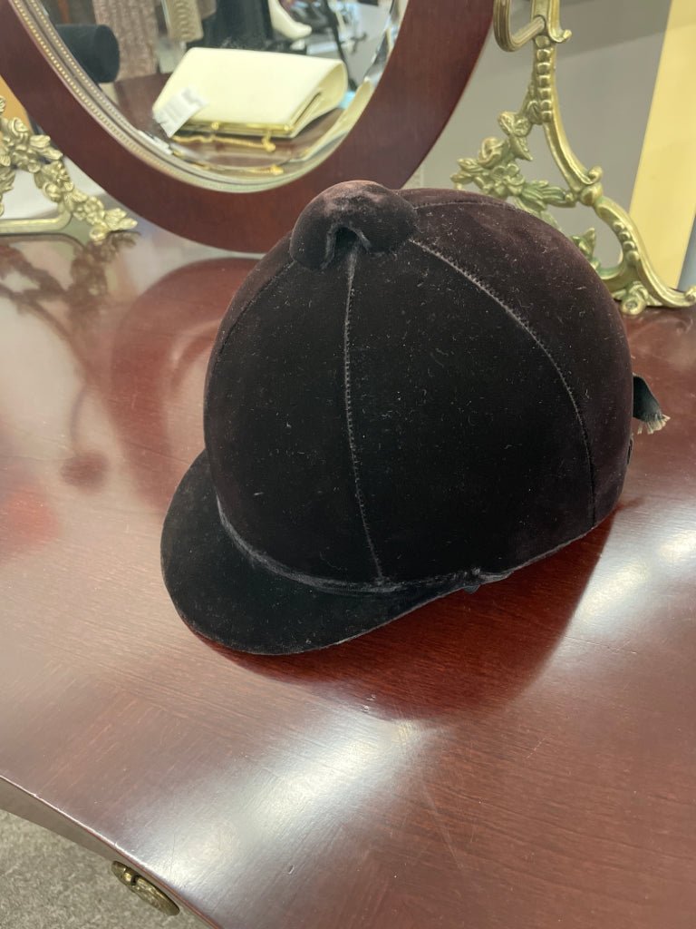 riding helmet - Divine Consign Furniture