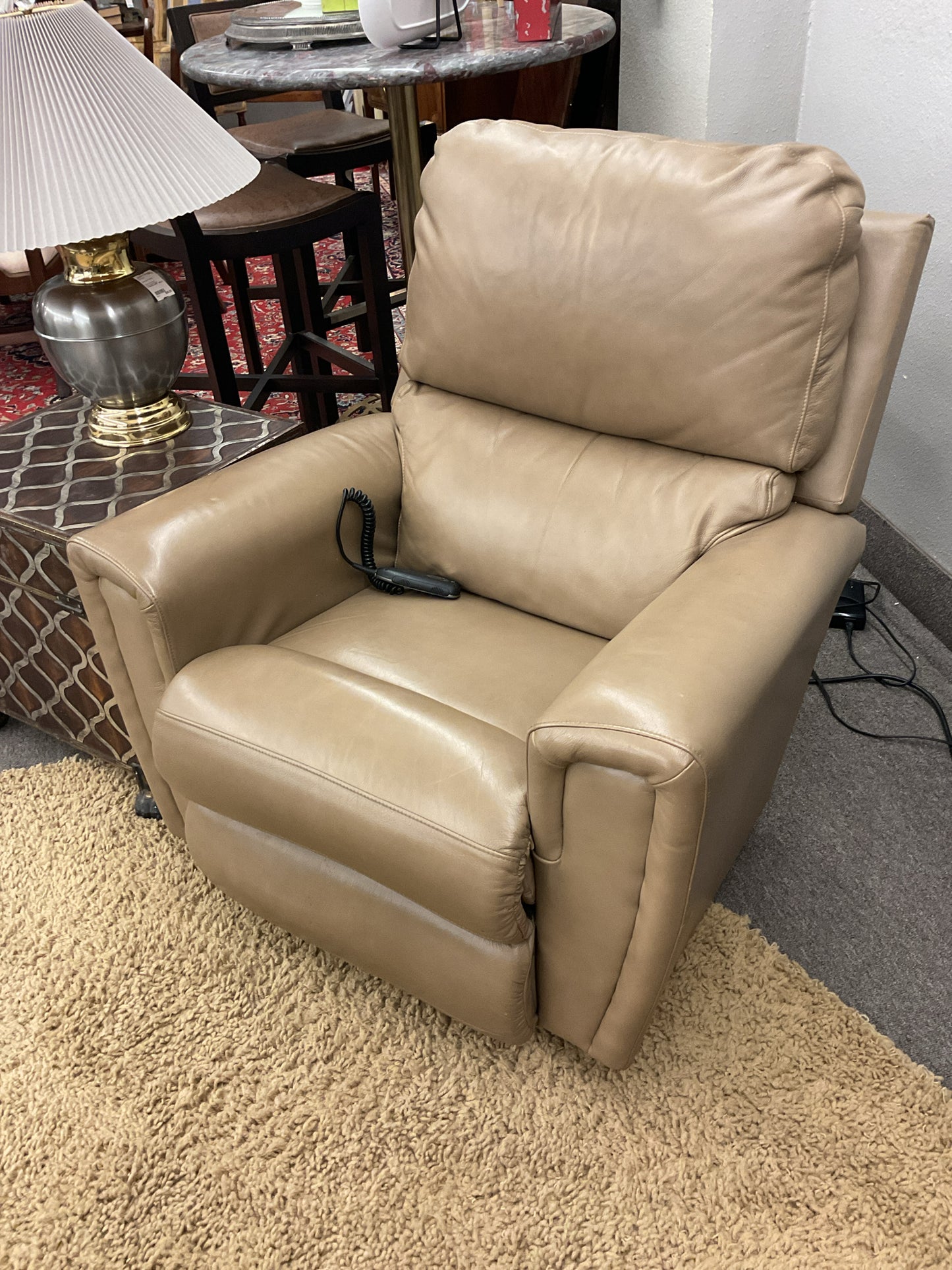 Lazy Boy Tan Leather Recliner 38"W,36"D,40"H