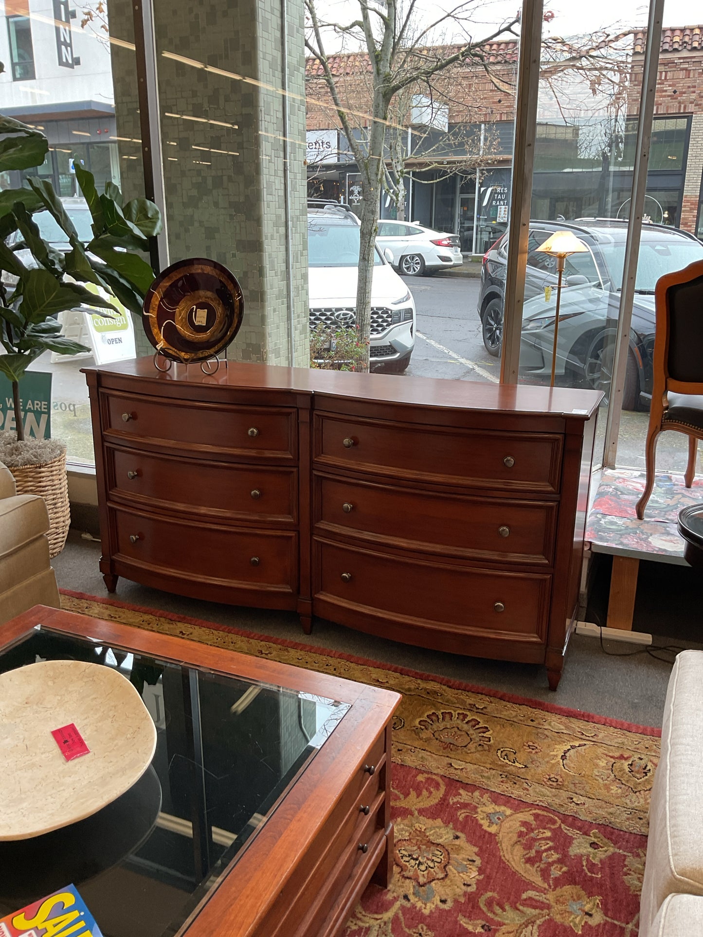 Vanguard Low Dresser 42x19x36"