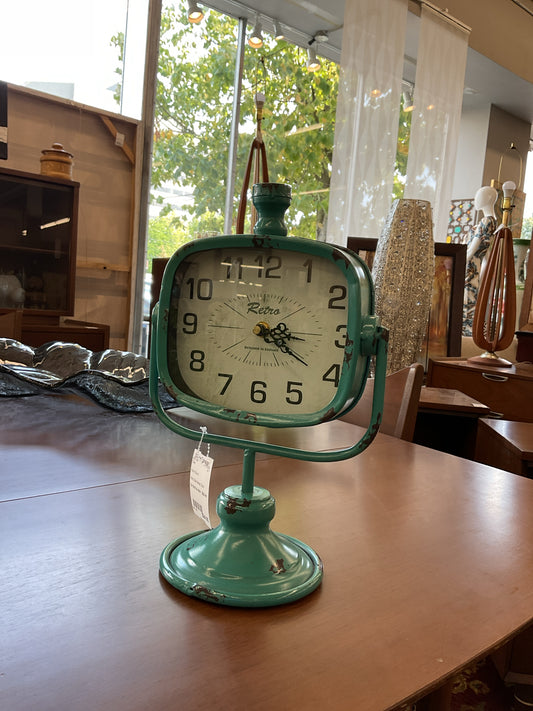 Retro Style Metal Clock