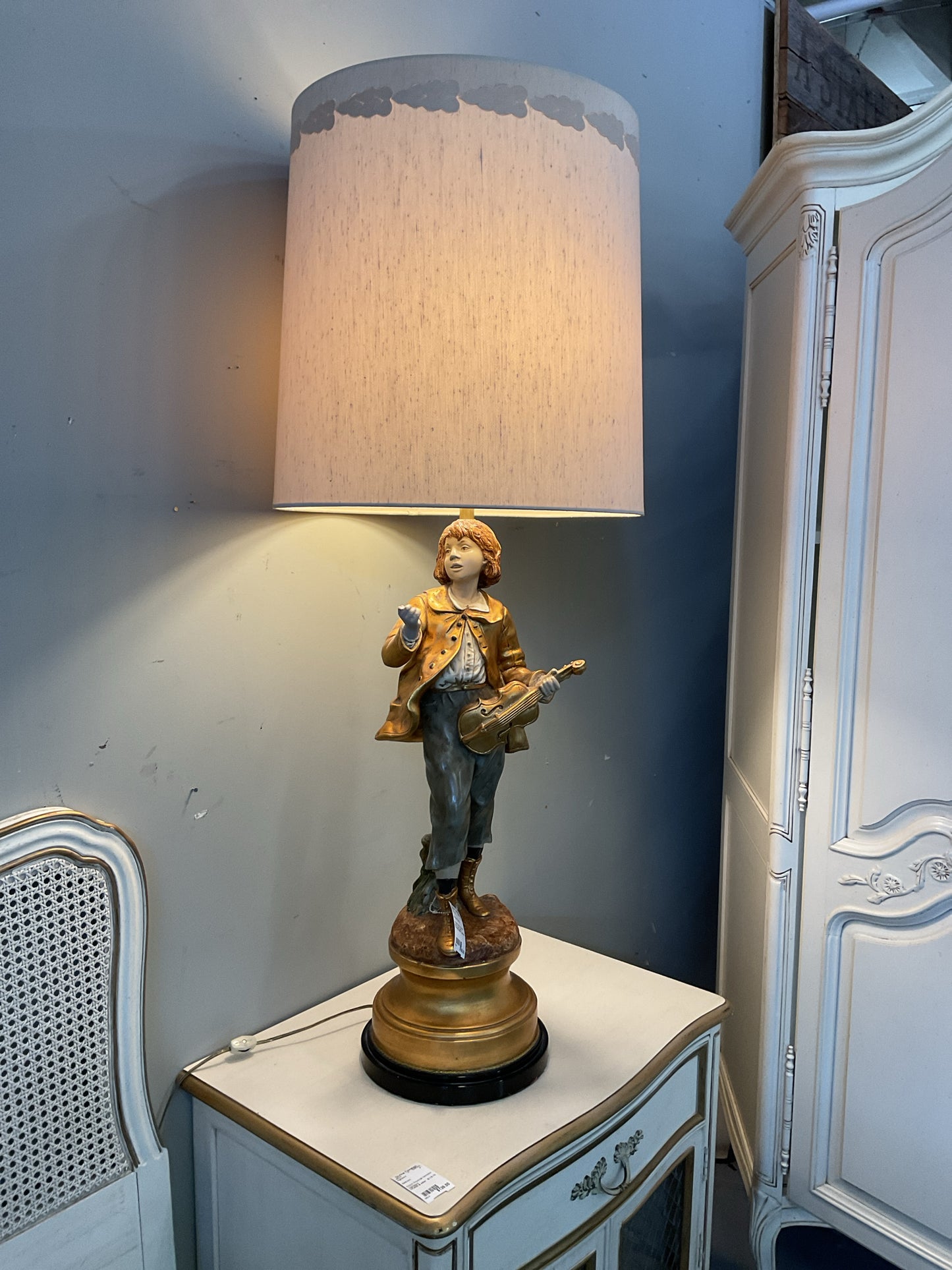 Vintage French Provincial Marbro Table Lamp