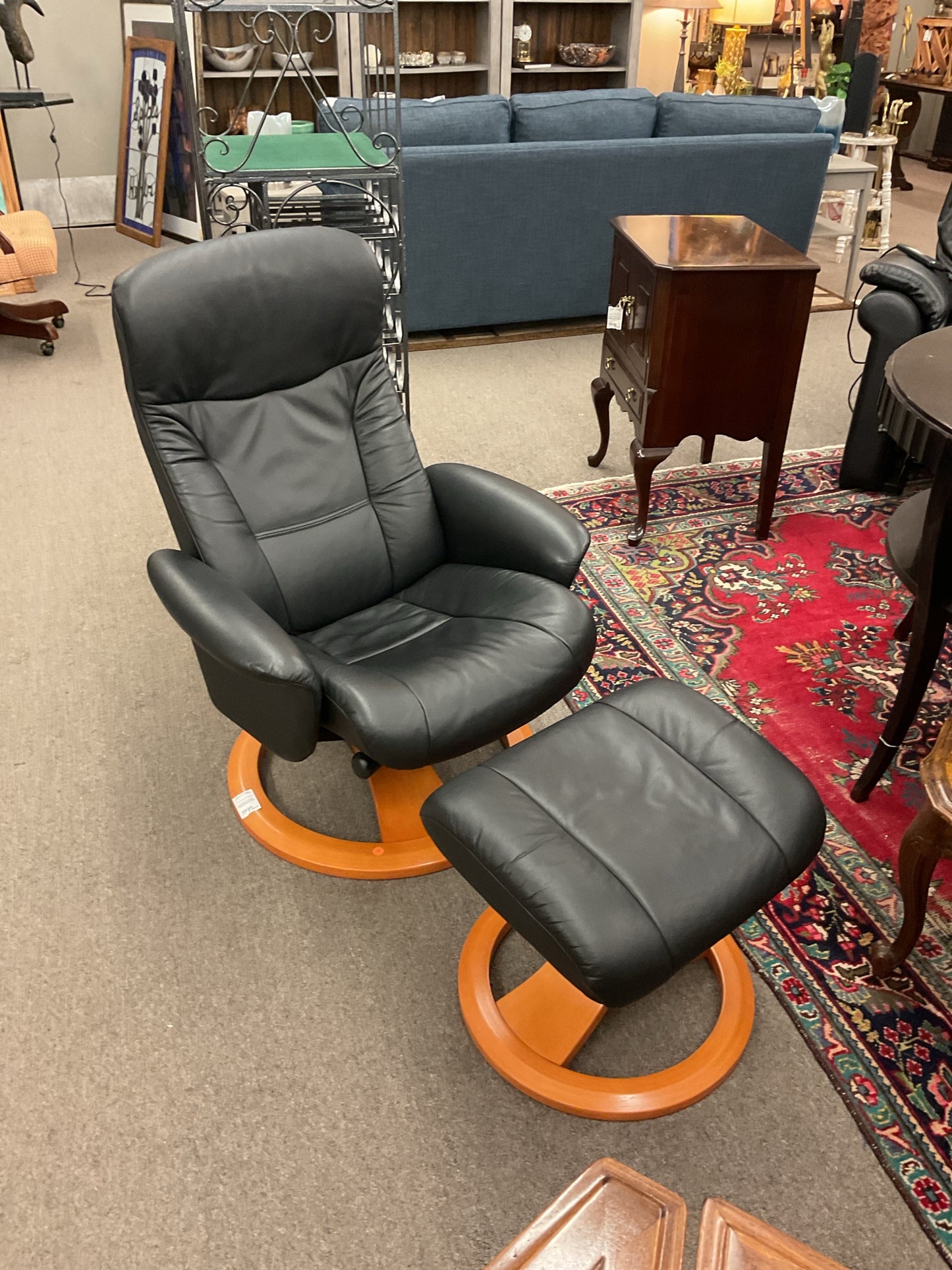IMG Norway Euro Leather Swivel Recliner & Ottoman