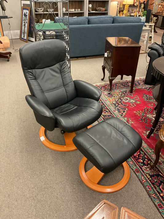 IMG Norway Euro Leather Swivel Recliner & Ottoman