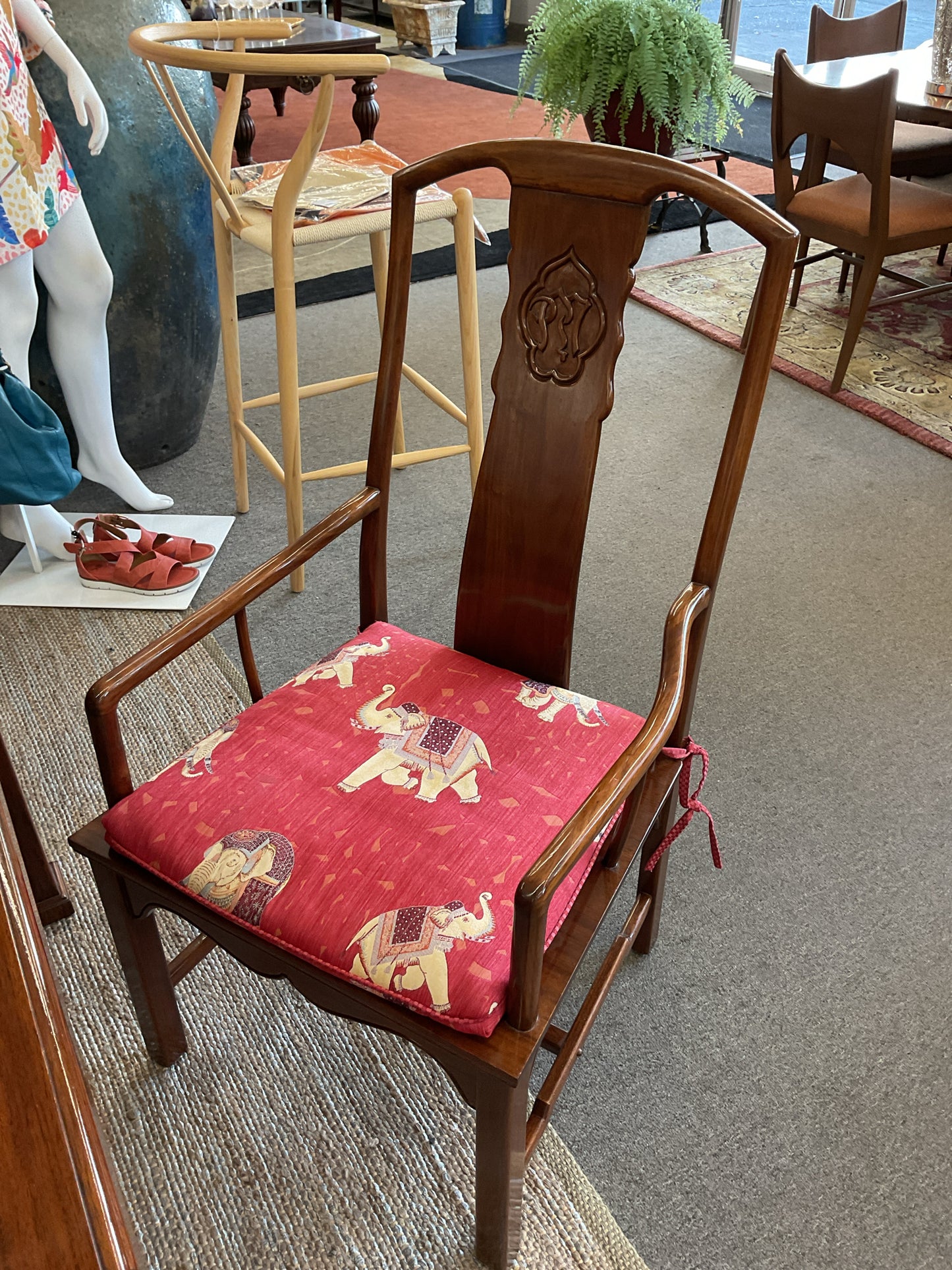 Rectangular Table & 8 Chairs w/2 Leaves 42"W,70"L,30"H Leaf 20"