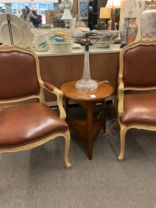 Round Top Side Table w/Triangular Base