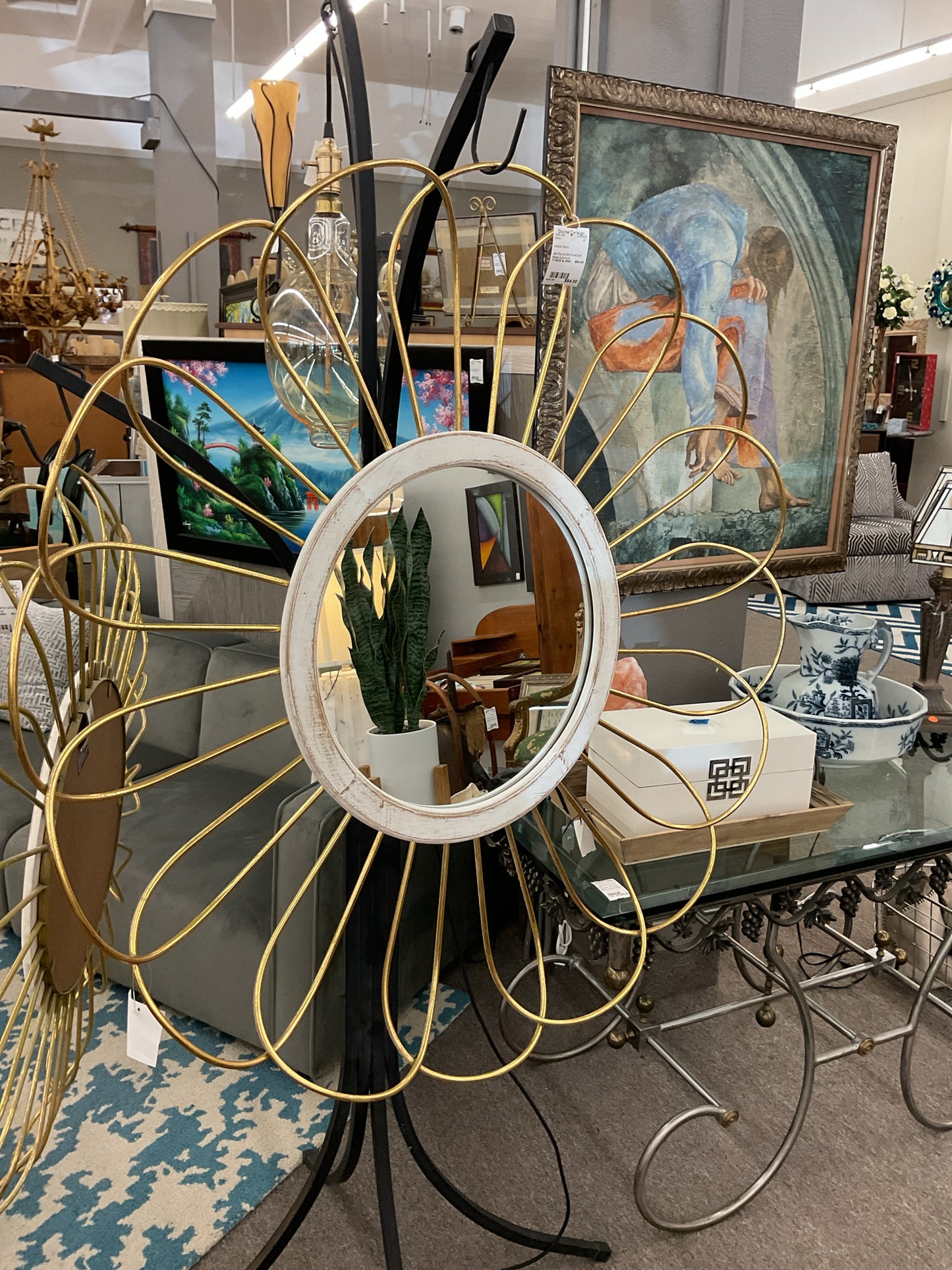 Round Mirror w/Gold Metal Surround