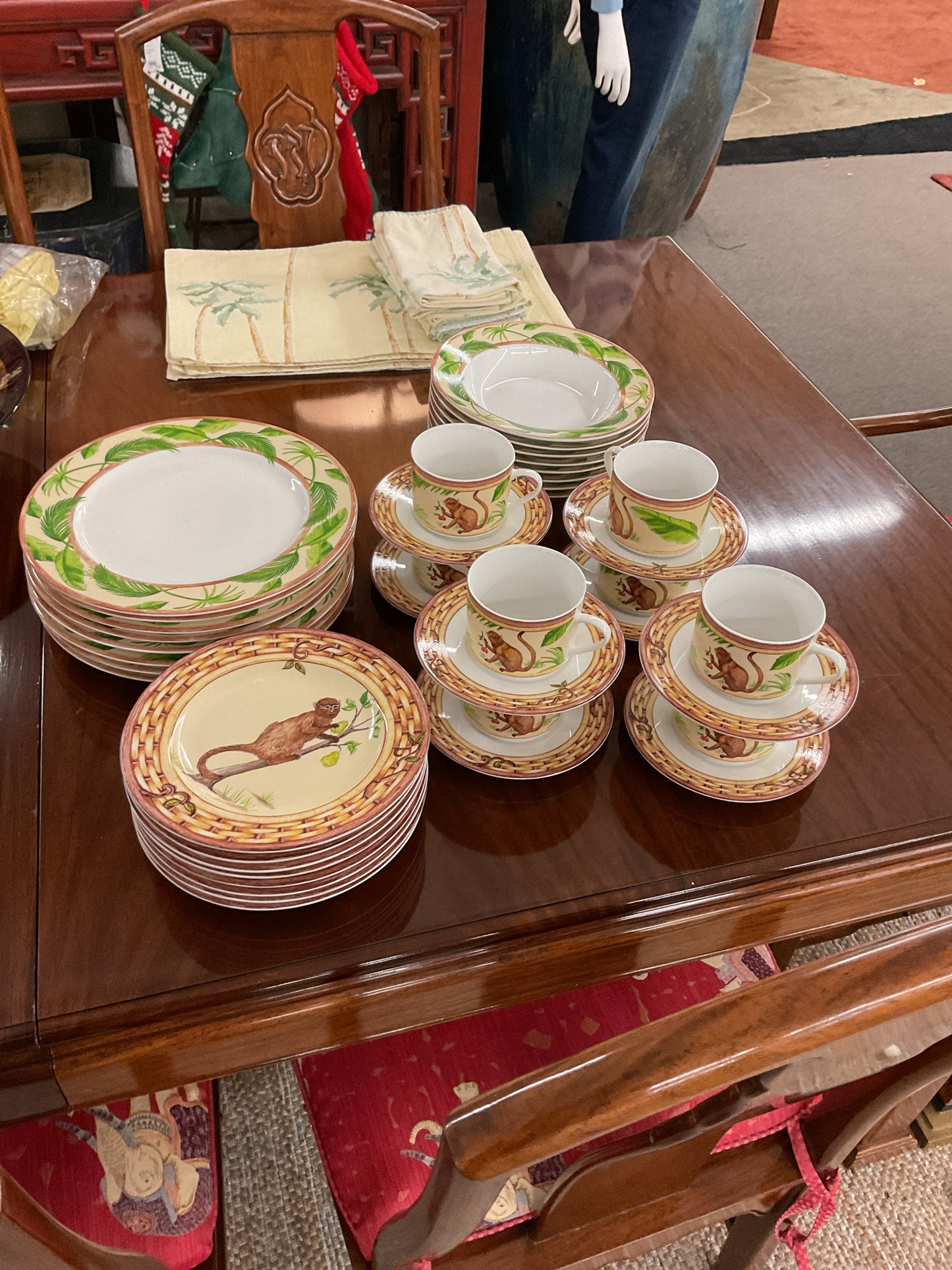 American Atelier Monkey Dinner Dish Set (service for 8)