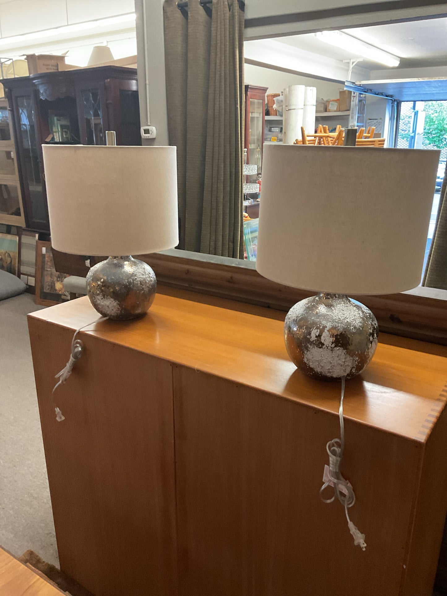 Modern Ceramic Silver/White Table Lamp