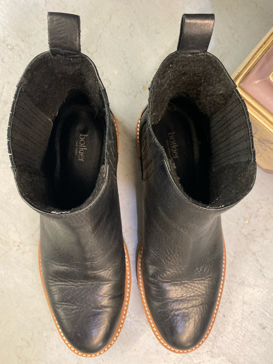 Bolkier Short Black Boots Size 7.5
