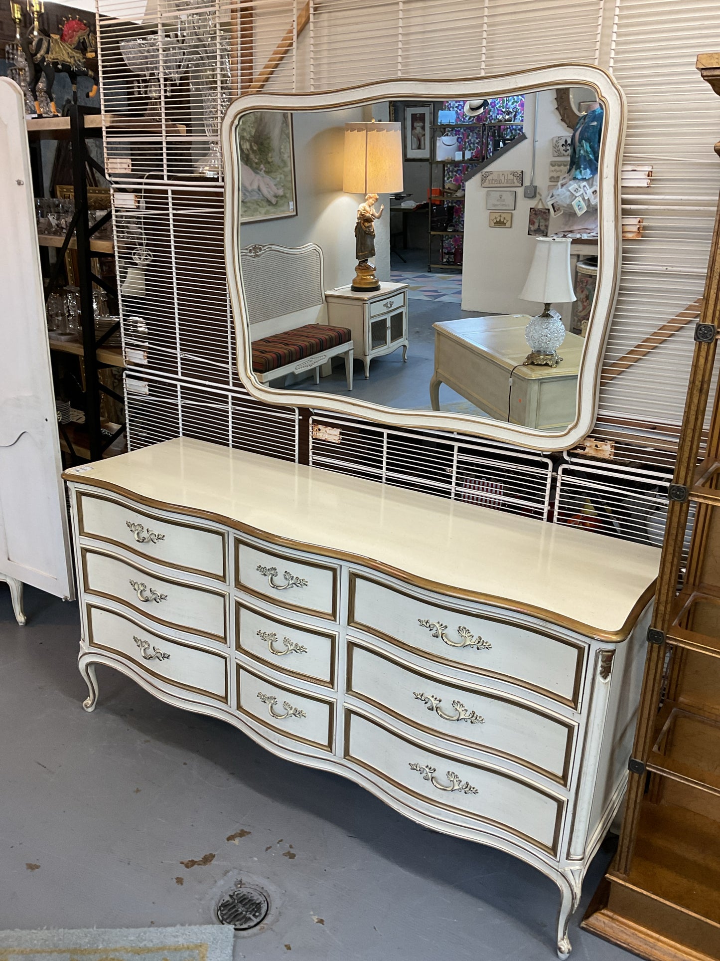 French Provincial Henredon Low Dresser w/Mirror