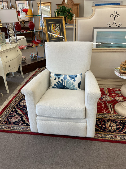 Crate & Barrel White Swivel Upholstered White Chair 33"W,32"D,39"H