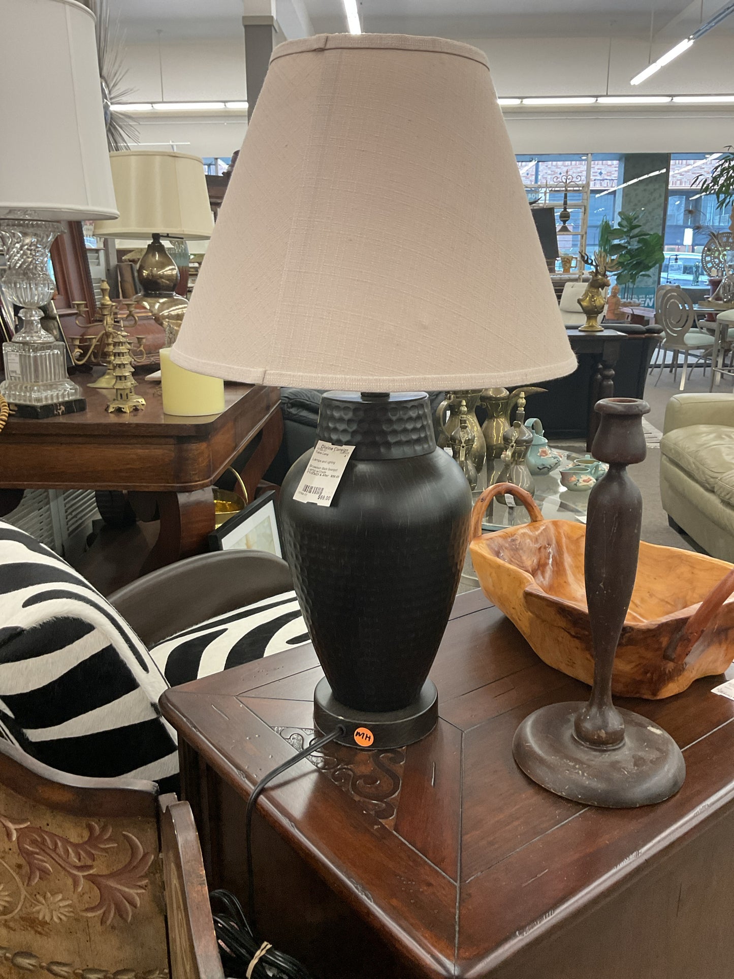Brownish Black Beanpot Lamp w/Shade