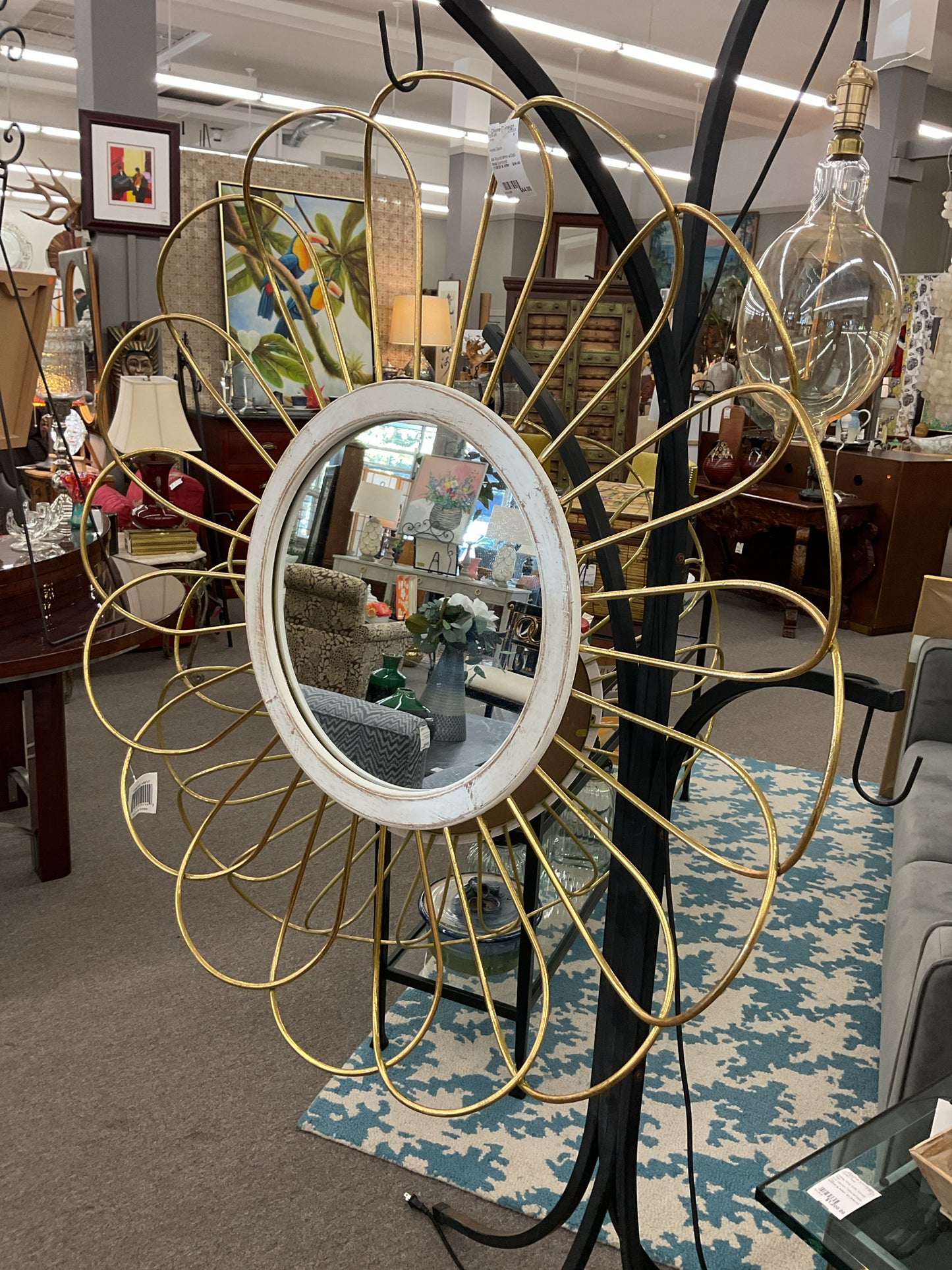 Round Mirror w/Gold Metal Surround