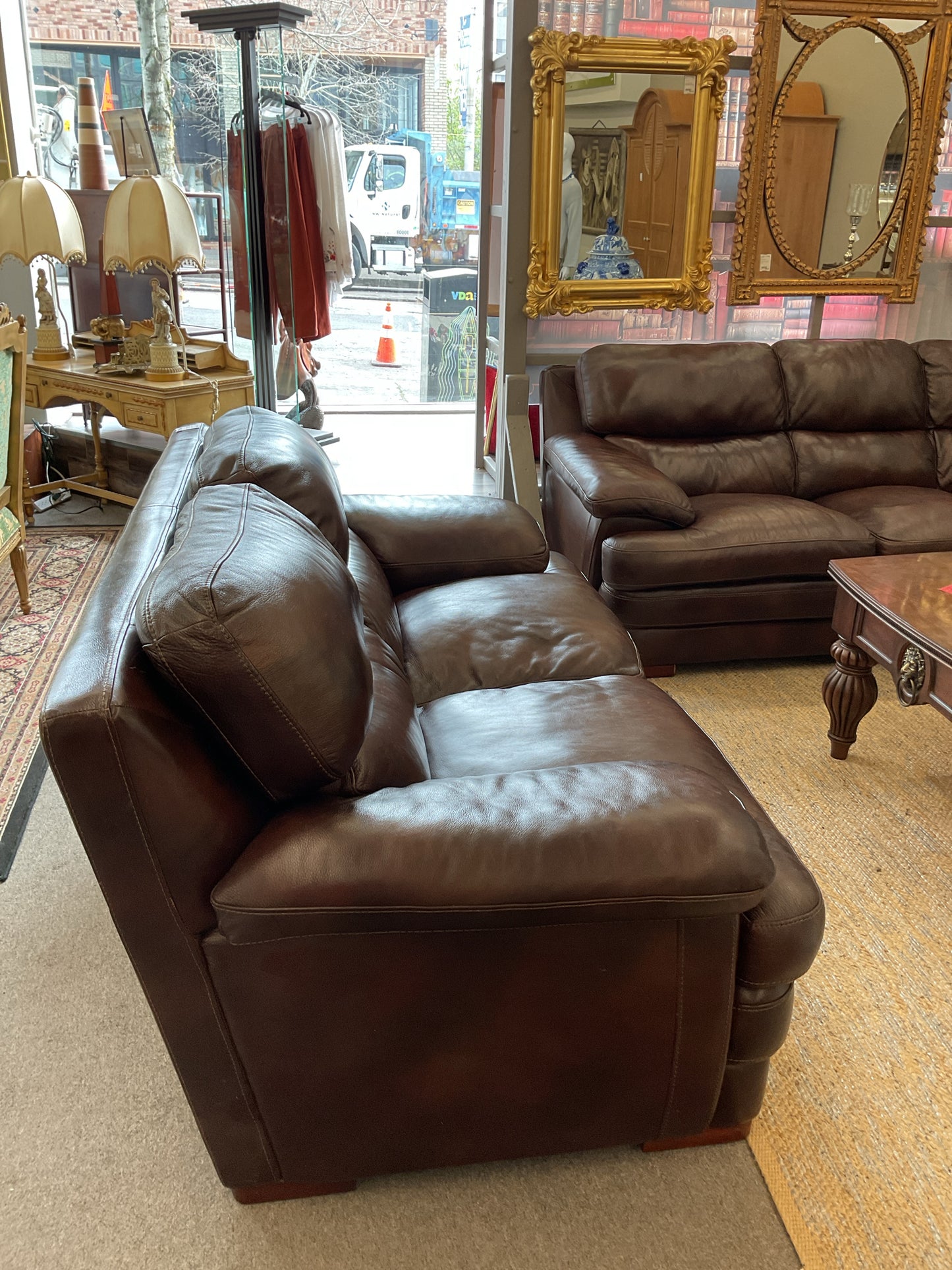 Flexsteel Espresso Brown Leather Loveseat 66"L,41"D,33"H