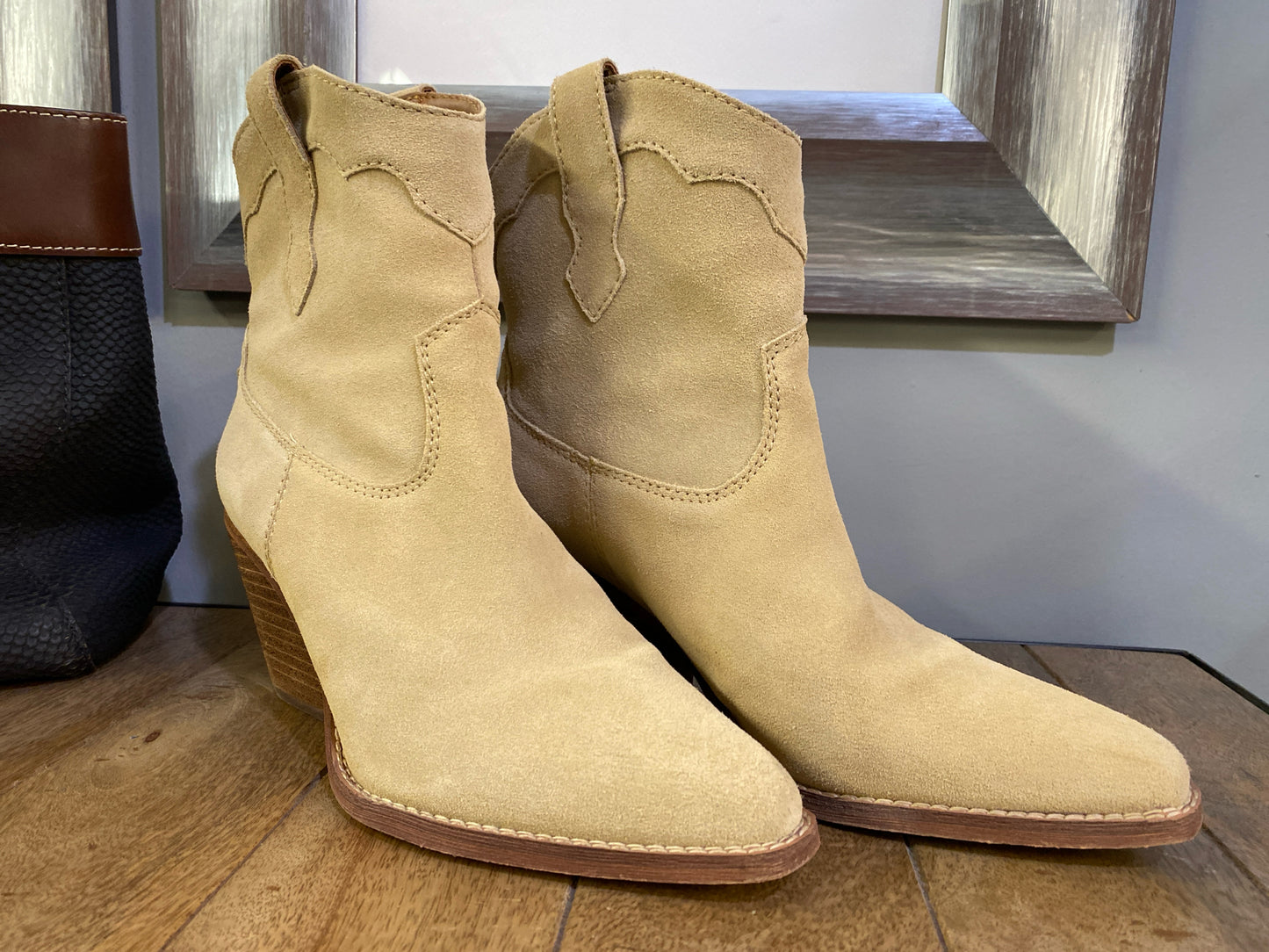 Zodiac Tan Suede Short Cowboy Boot Size 10
