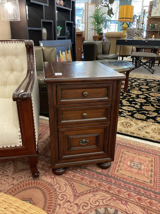 Hekman Special Reserve Rustic End Table