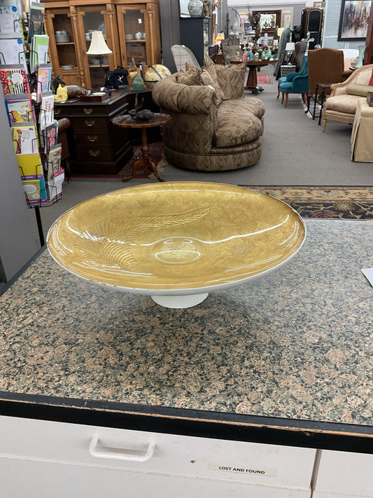 AM-Gold & White Round Bowl w/Leaf Design