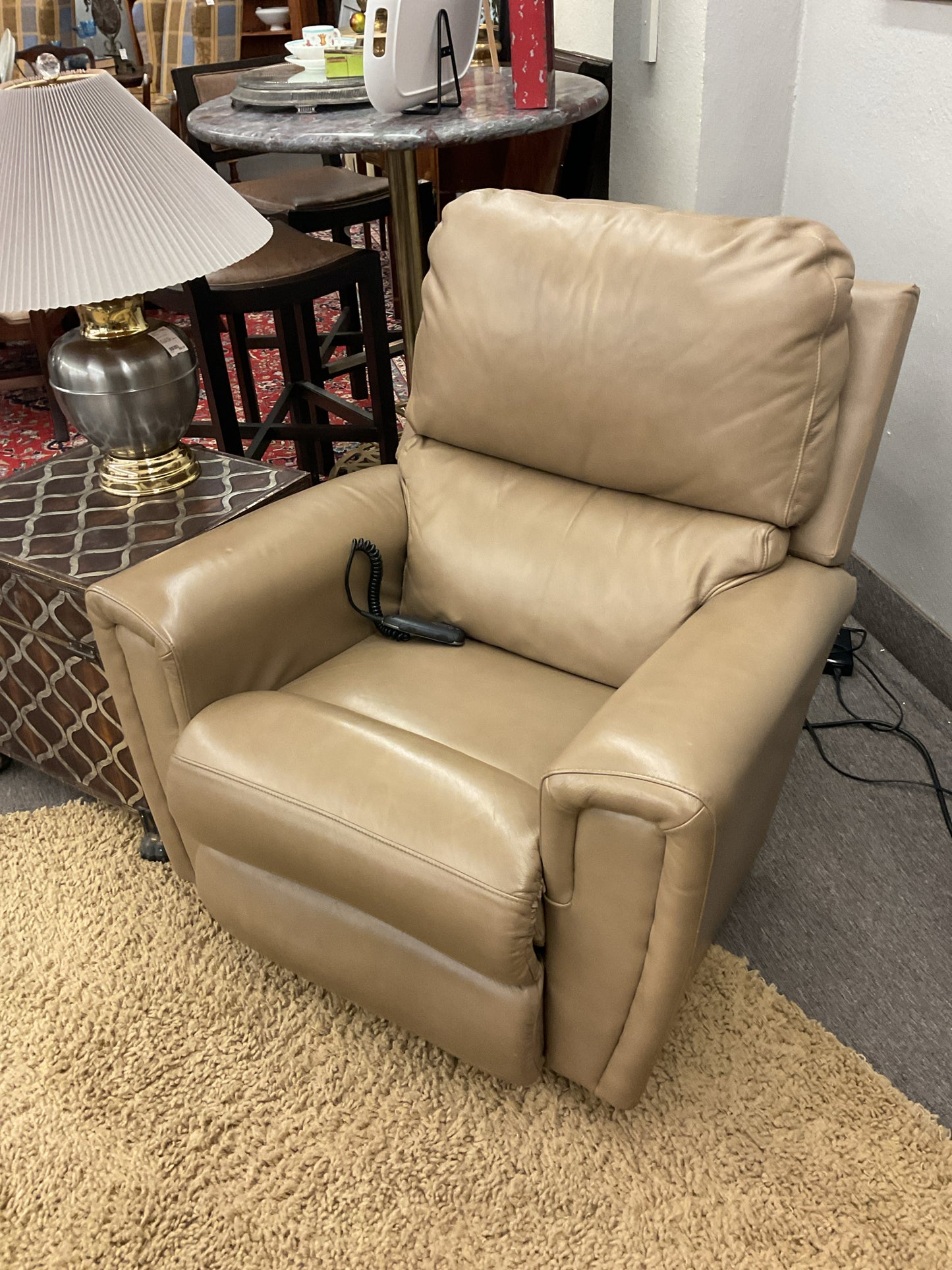Lazy Boy Tan Leather Recliner 38"W,36"D,40"H
