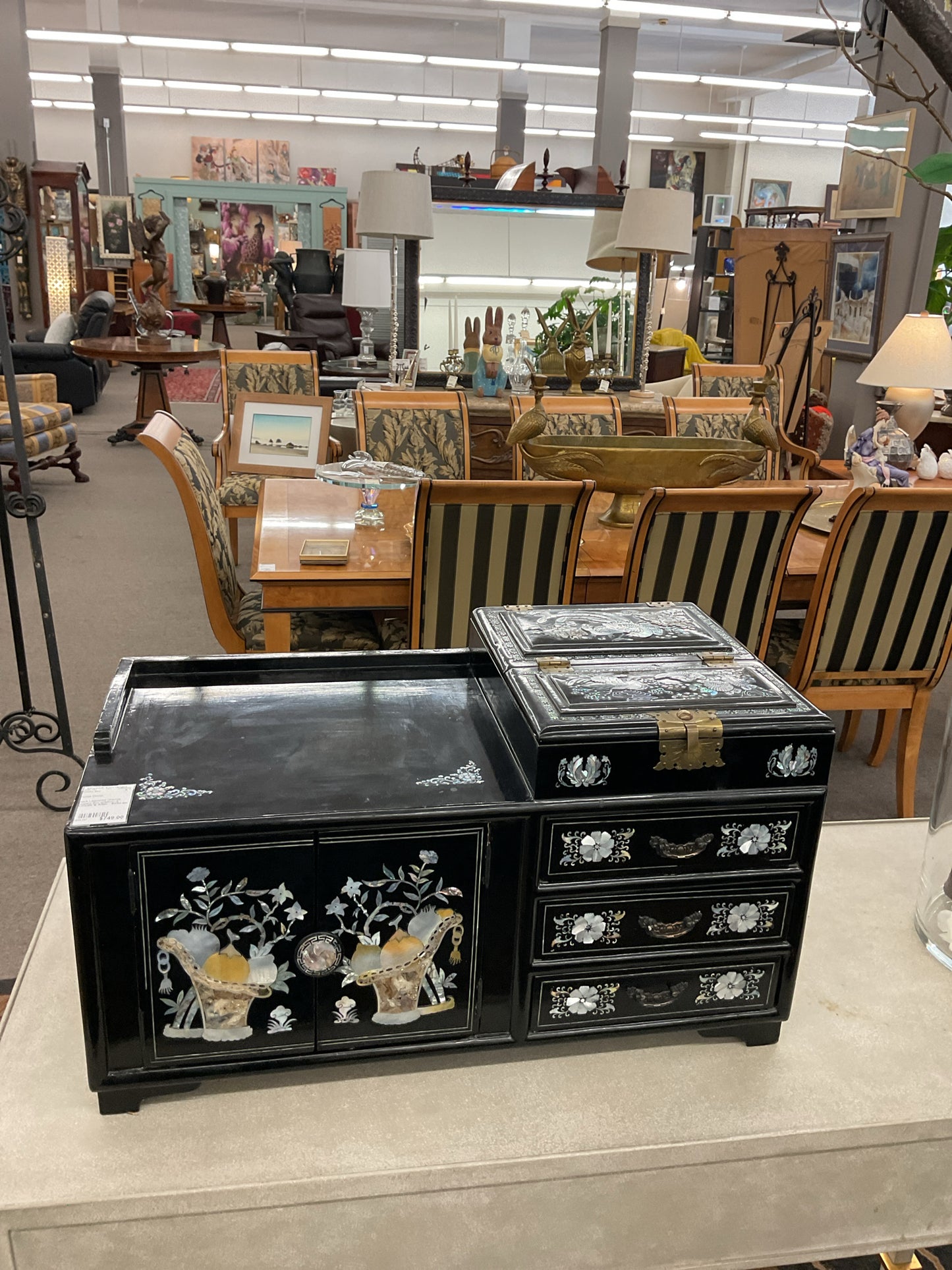 Black Laquered Oriental Jewelry Box w/Mirror & Mother of Pearl Design