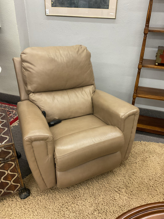 Lazy Boy Tan Leather Recliner 38"W,36"D,40"H