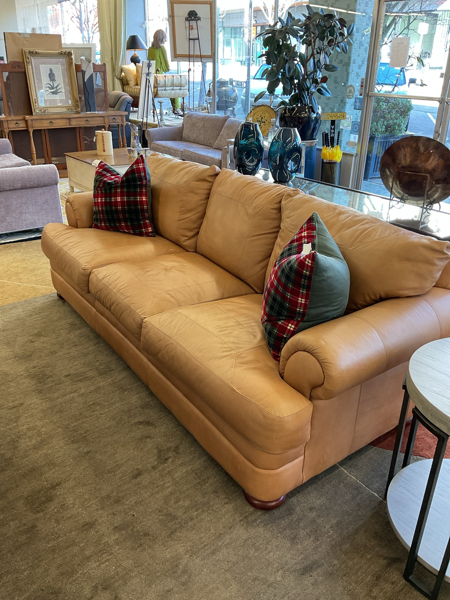 Klaussner3-Seater Leather Sofa 100"L,44"D,32"H